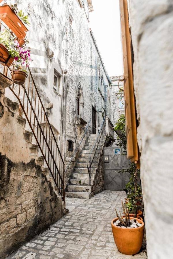 Apartment With Terrace And Sea View - Lucic Trogir Zewnętrze zdjęcie