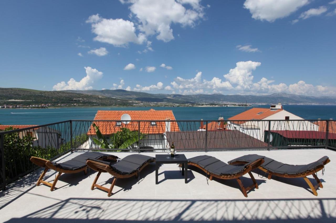 Apartment With Terrace And Sea View - Lucic Trogir Zewnętrze zdjęcie
