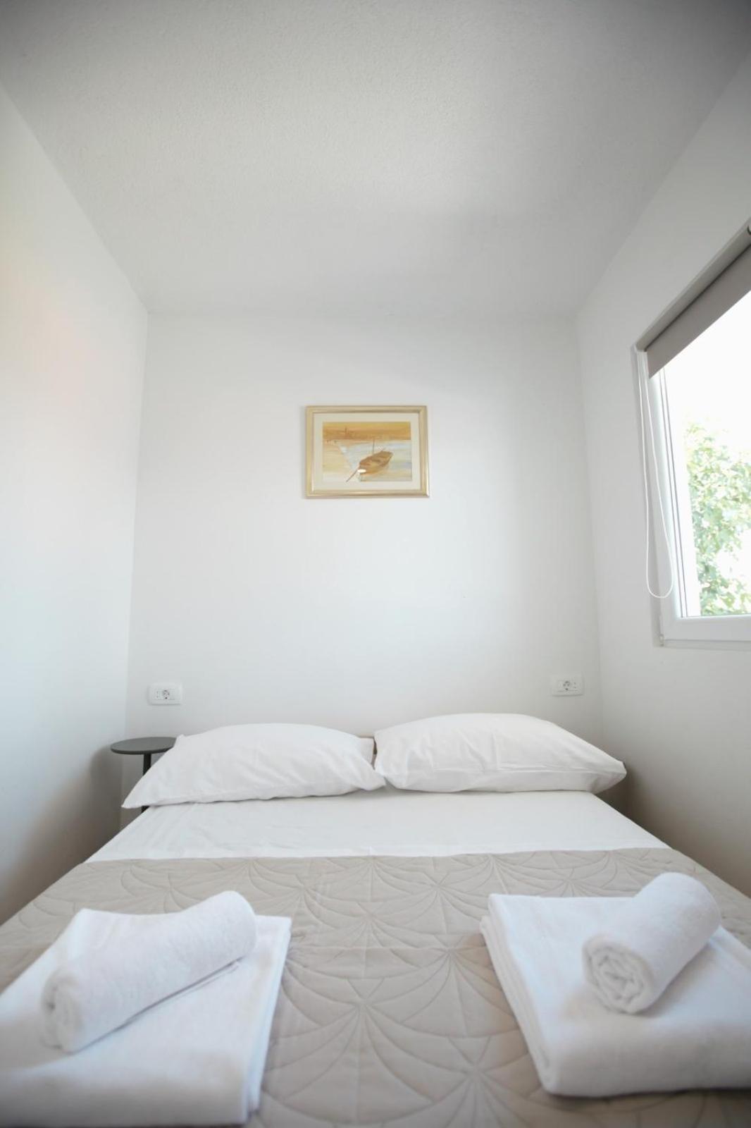 Apartment With Terrace And Sea View - Lucic Trogir Zewnętrze zdjęcie