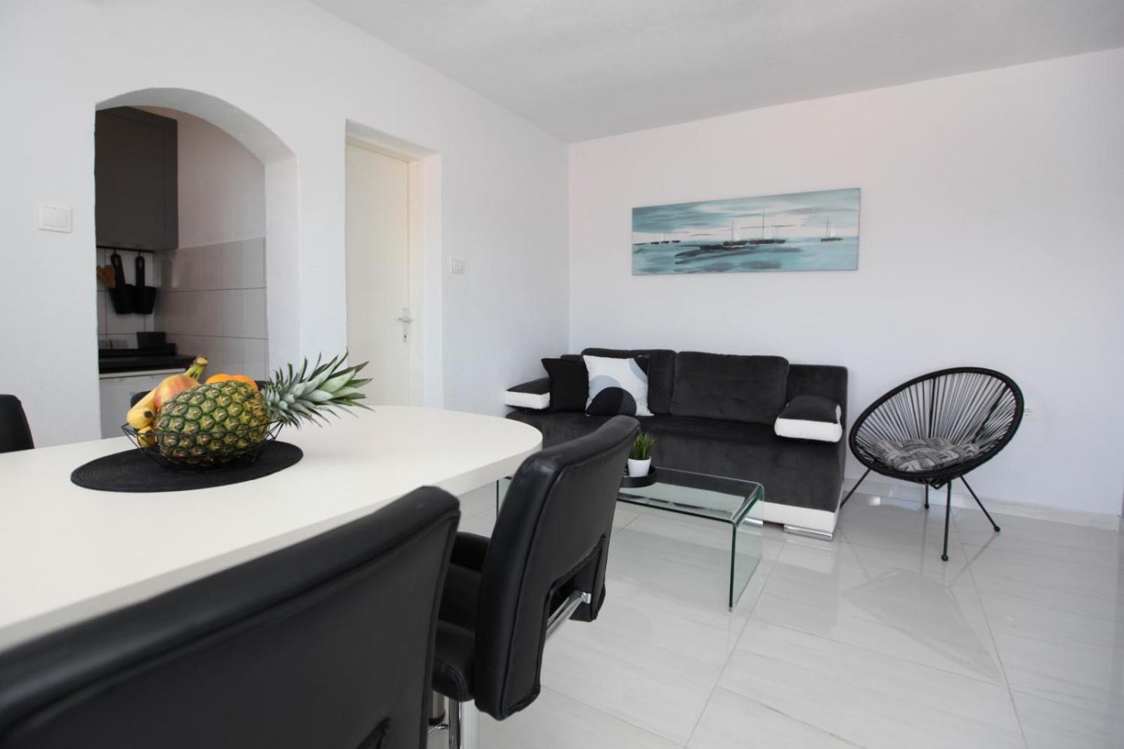 Apartment With Terrace And Sea View - Lucic Trogir Zewnętrze zdjęcie